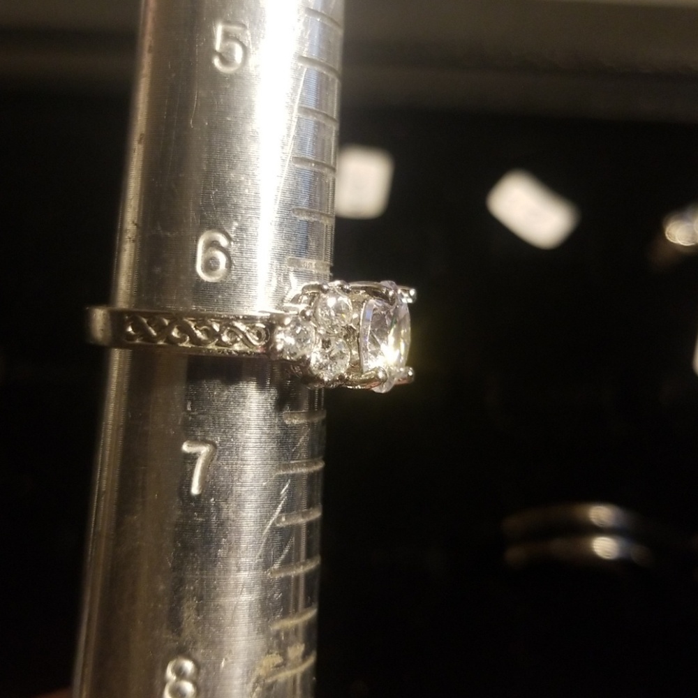 Round ring - Picture 4 of 6